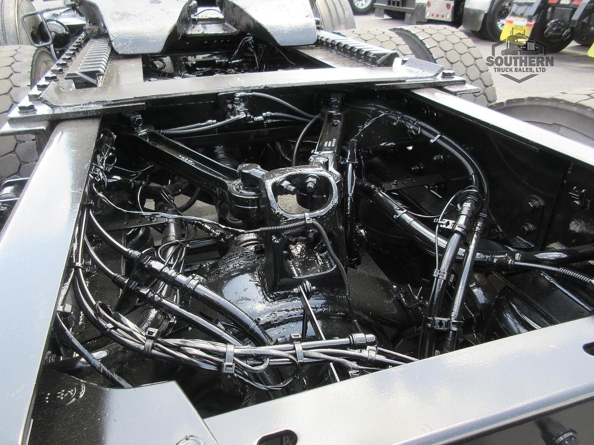 Used 2023 KENWORTH T880
