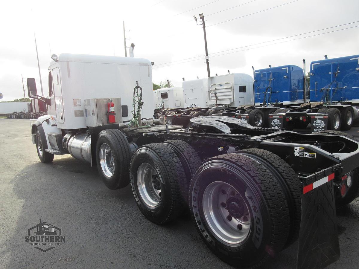 Used 2019 PETERBILT 567