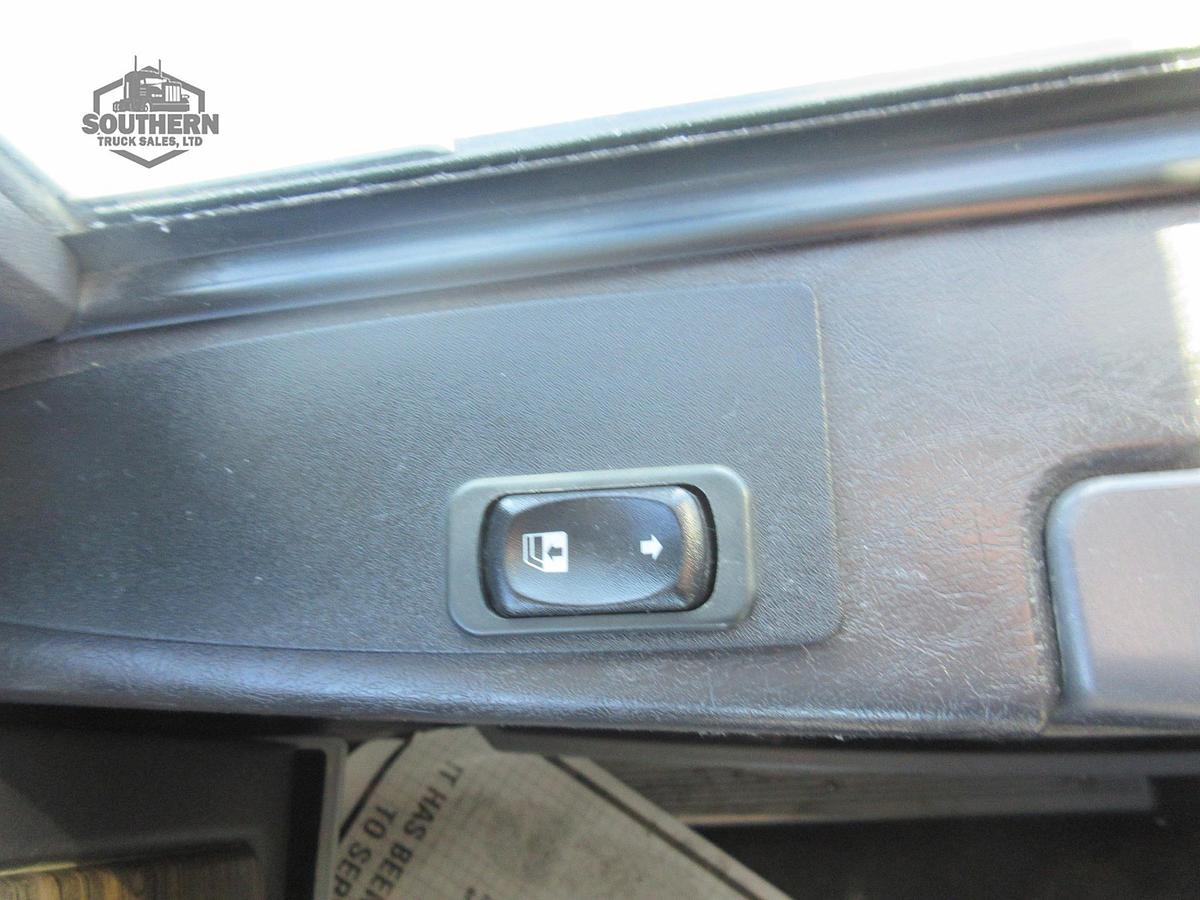 Used 2019 FREIGHTLINER 122SD