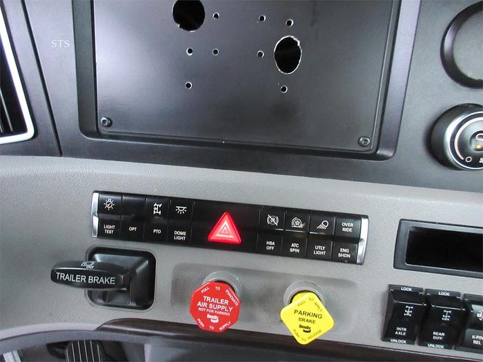 Used 2019 FREIGHTLINER CASCADIA 126