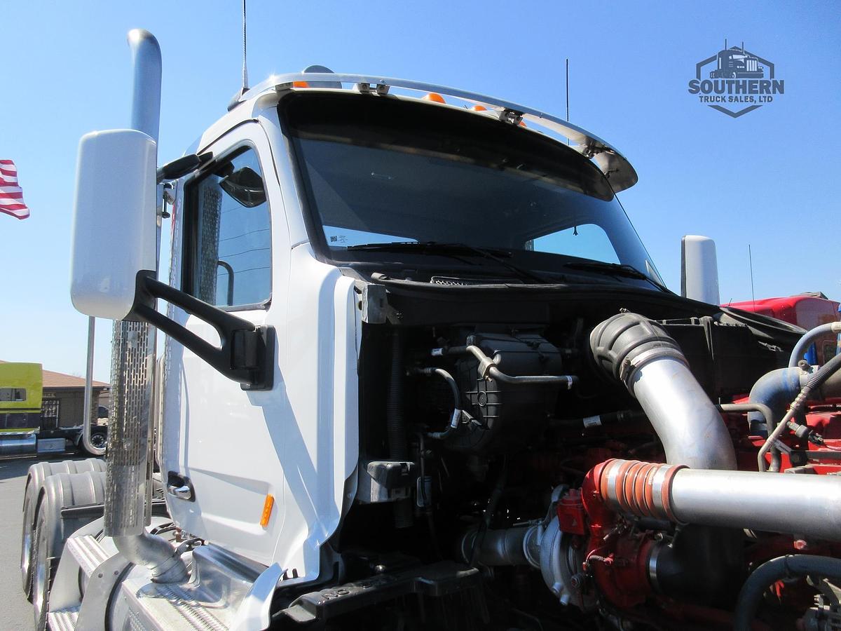 Used 2020 PETERBILT 567