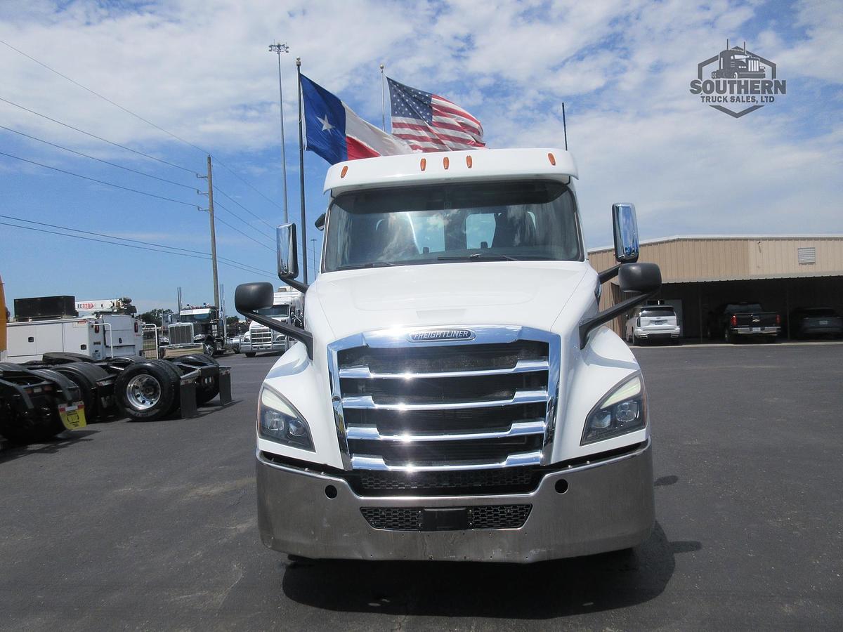 Used 2019 FREIGHTLINER CASCADIA 126