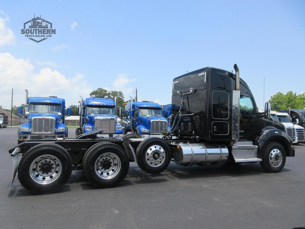 Used 2023 KENWORTH T880
