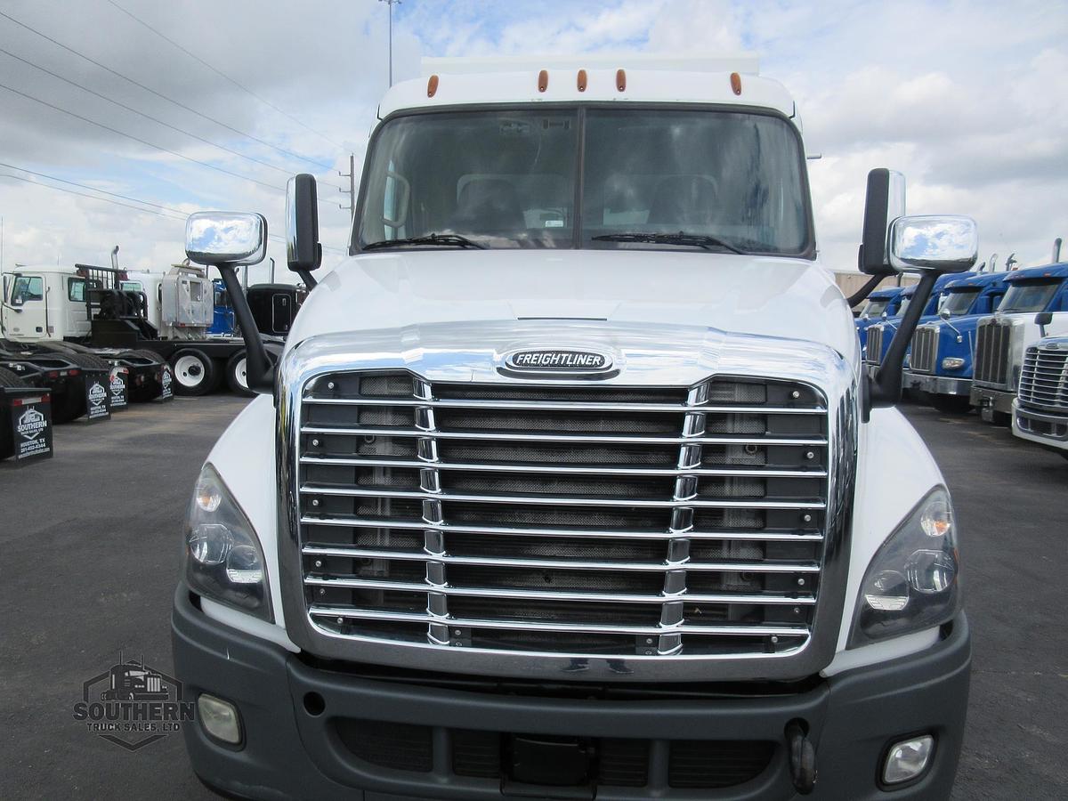 Used 2019 FREIGHTLINER CASCADIA 125