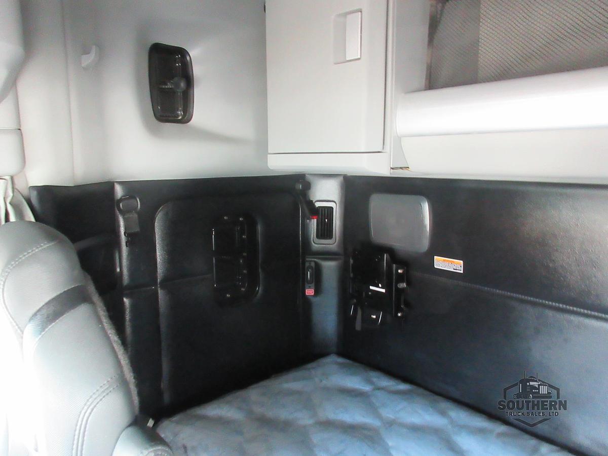 Used 2023 KENWORTH T880