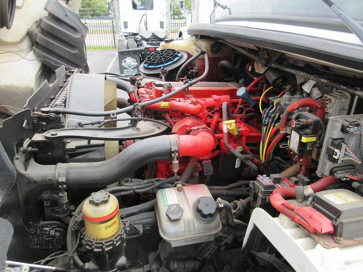 Used 2017 FREIGHTLINER BUSINESS CLASS M2 106