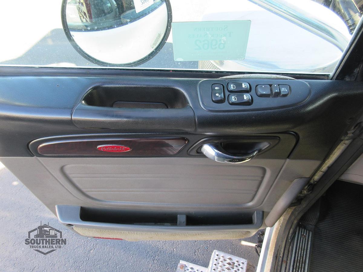 Used 2019 PETERBILT 389