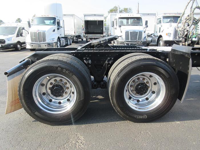 Used 2021 KENWORTH T880