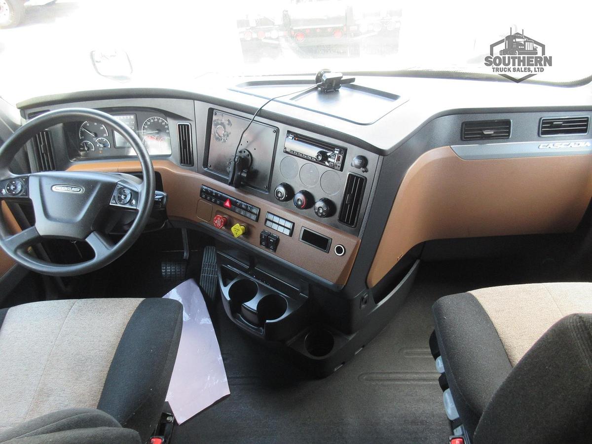 Used 2020 FREIGHTLINER CASCADIA 126