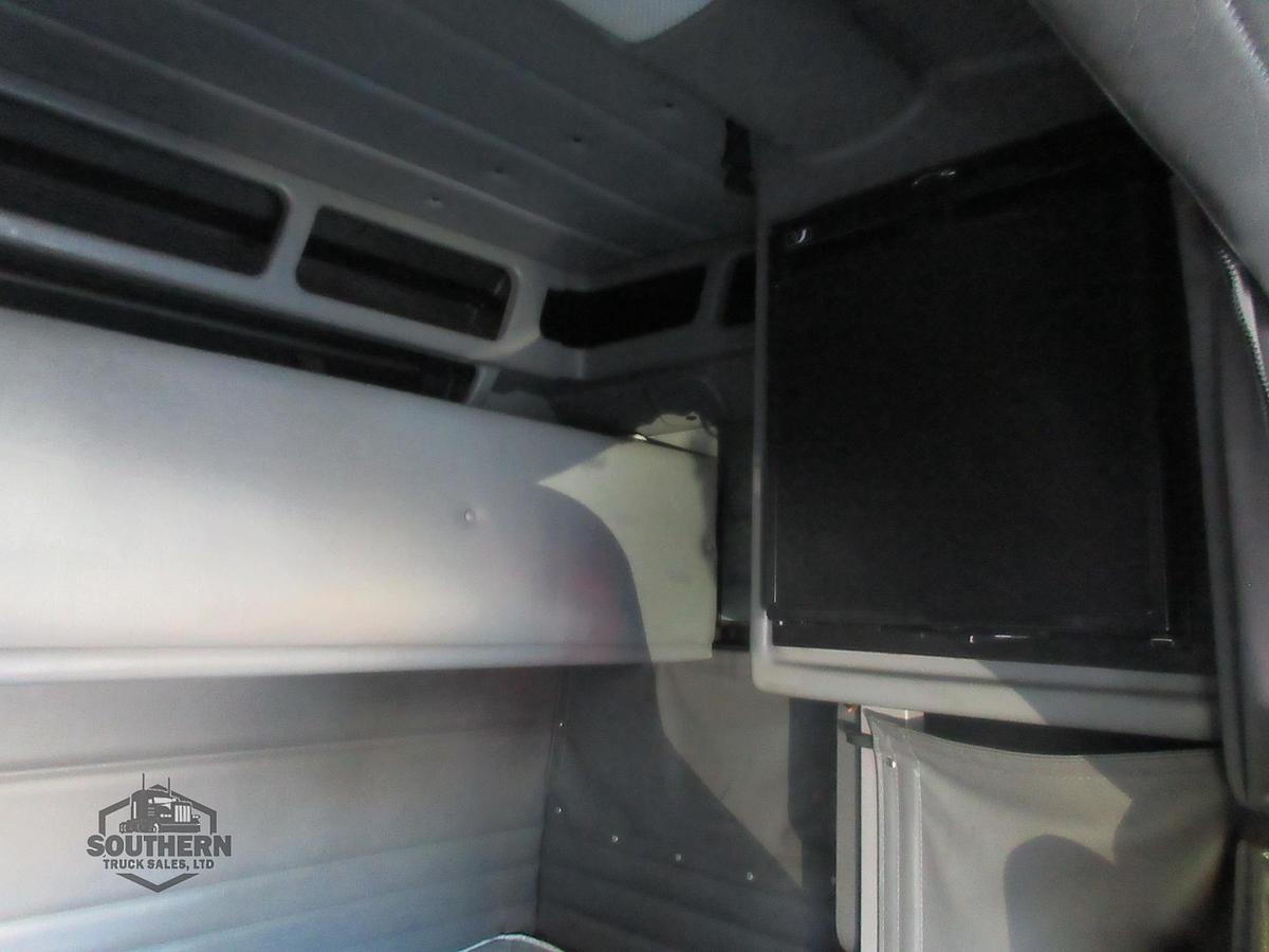 Used 2018 PETERBILT 389