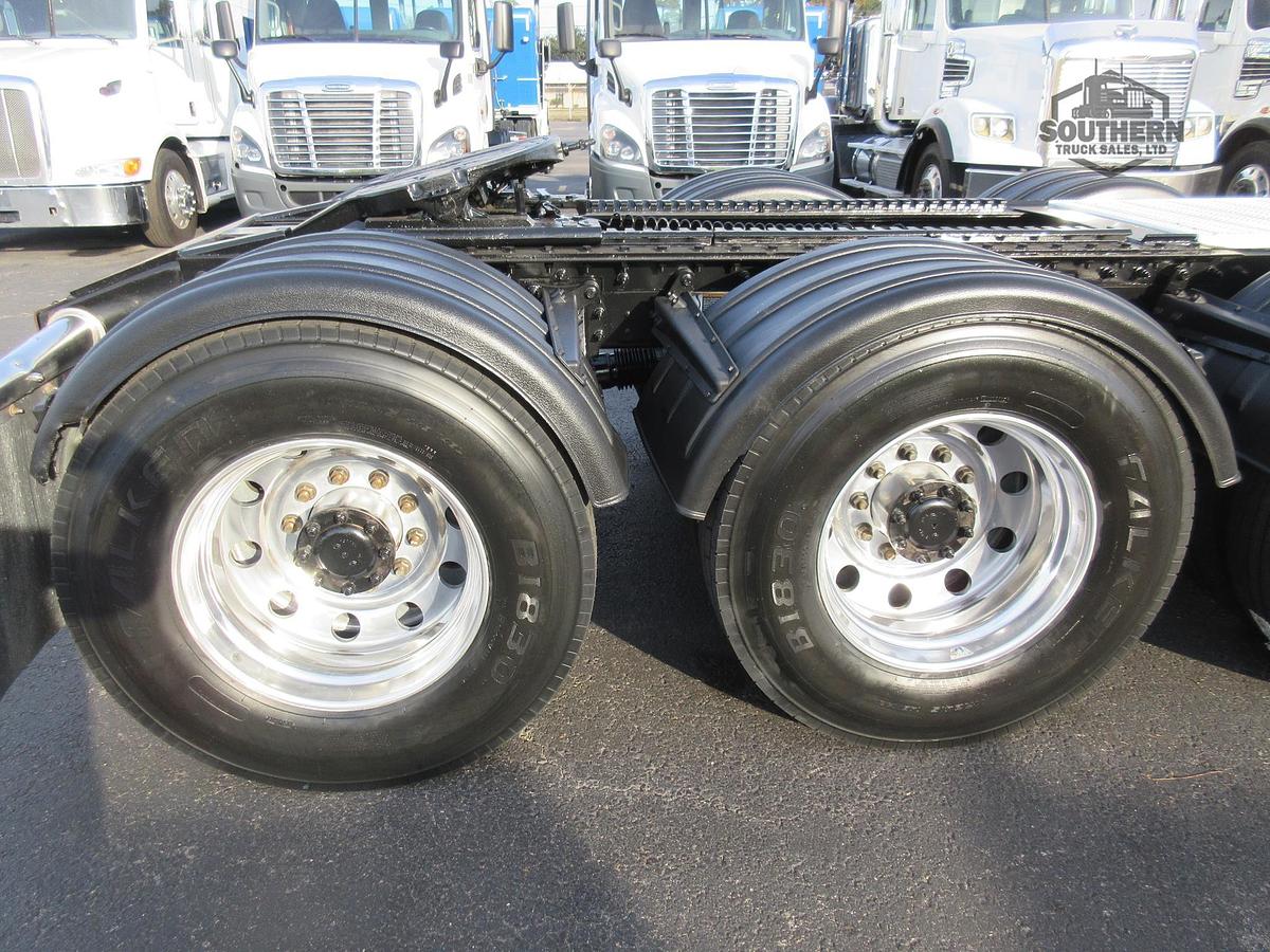 Used 2020 PETERBILT 567