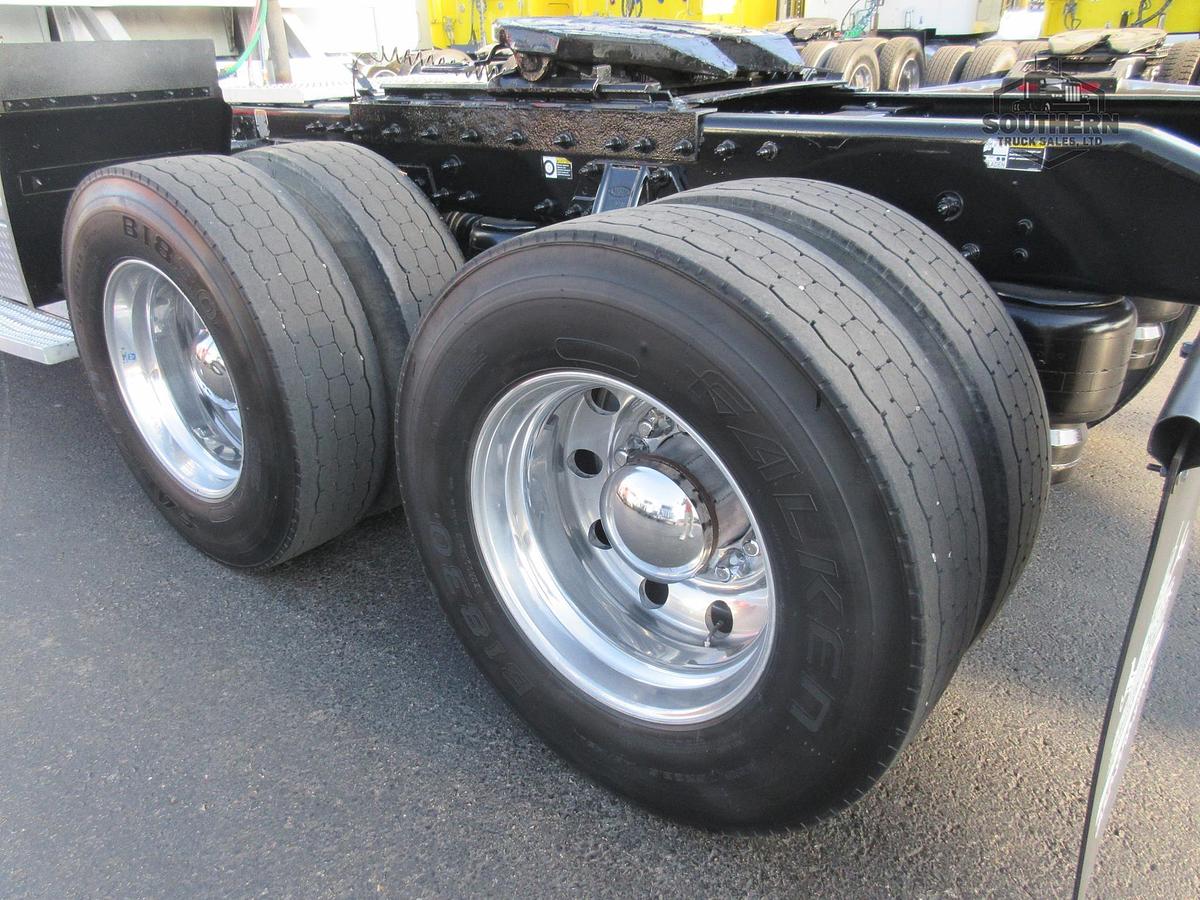 Used 2020 PETERBILT 389