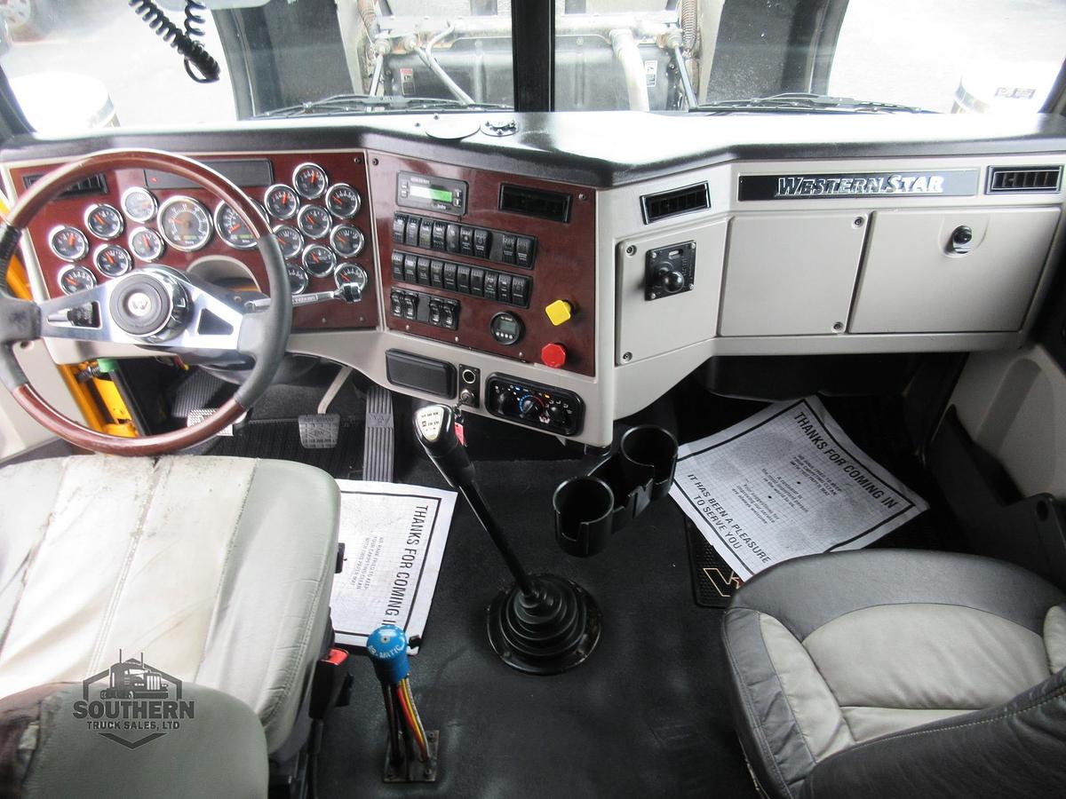 Used 2018 WESTERN STAR 4900