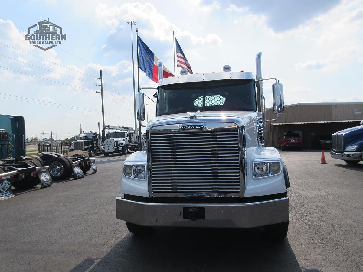 Used 2018 FREIGHTLINER CORONADO 122 SD