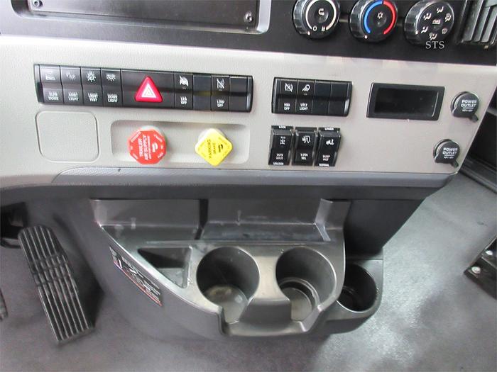 Used 2021 FREIGHTLINER CASCADIA 126