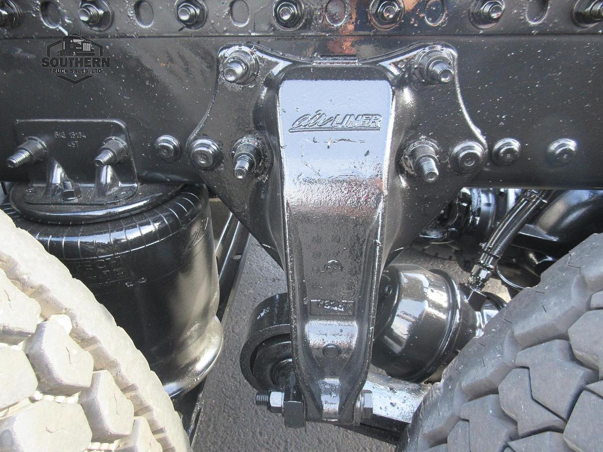 Used 2019 FREIGHTLINER 122SD