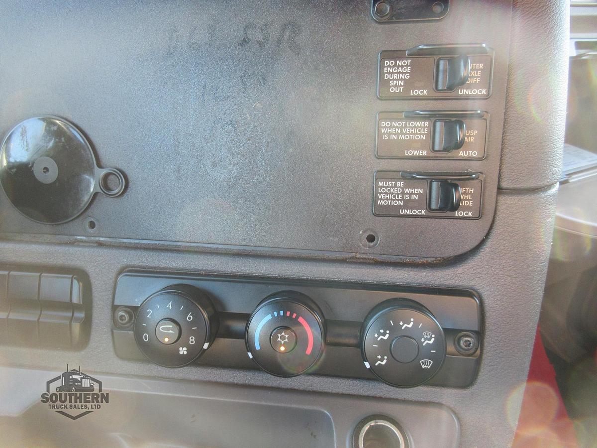 Used 2018 FREIGHTLINER CASCADIA 113