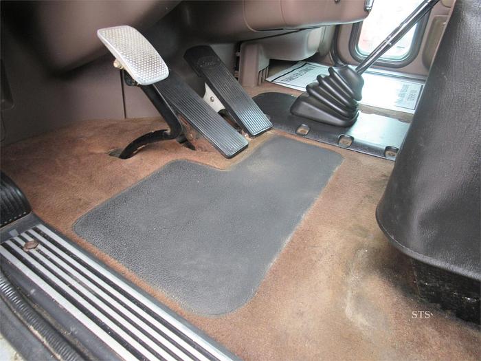 Used 2017 PETERBILT 389