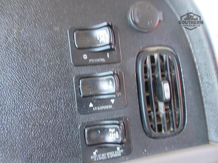 Used 2016 PETERBILT 365