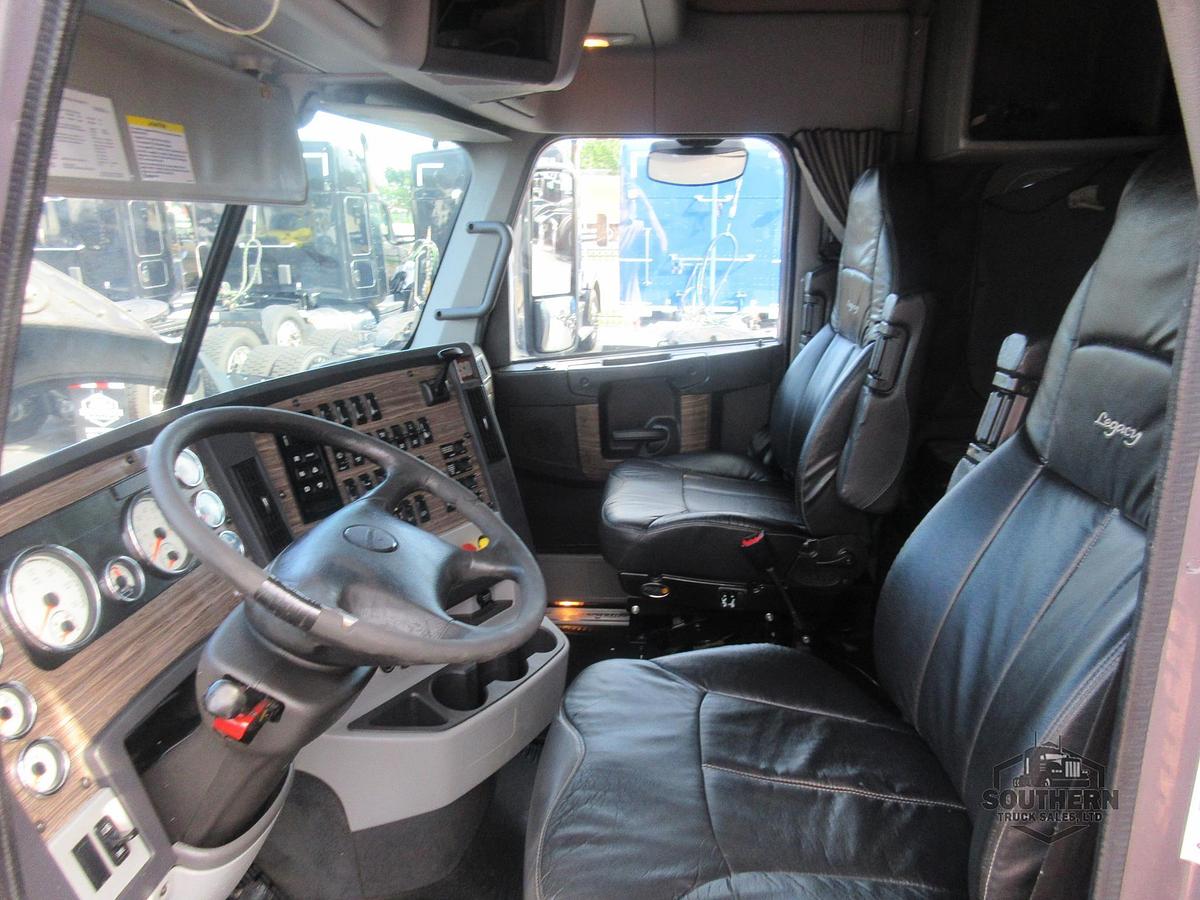 Used 2020 FREIGHTLINER 122SD