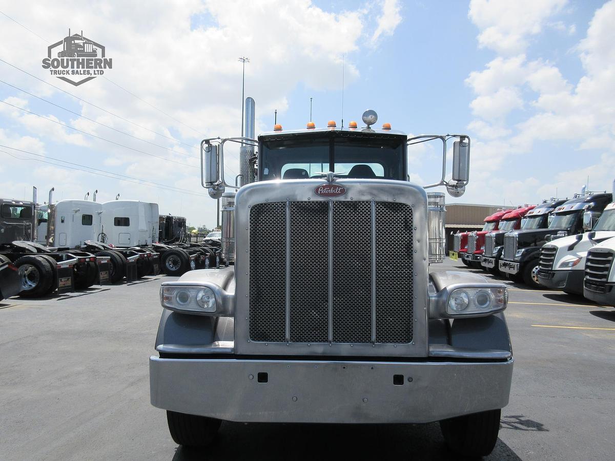 Used 2022 PETERBILT 389