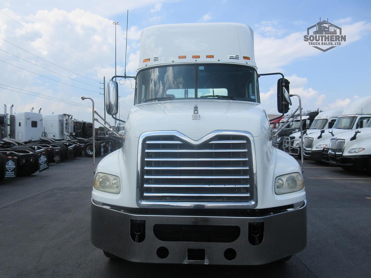 Used 2014 MACK PINNACLE CXU613