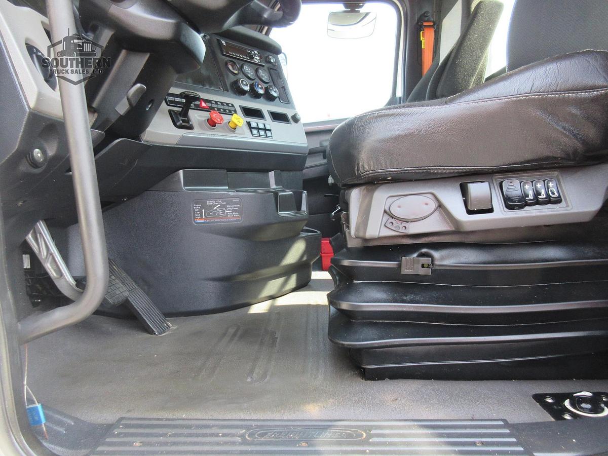 Used 2019 FREIGHTLINER CASCADIA 126