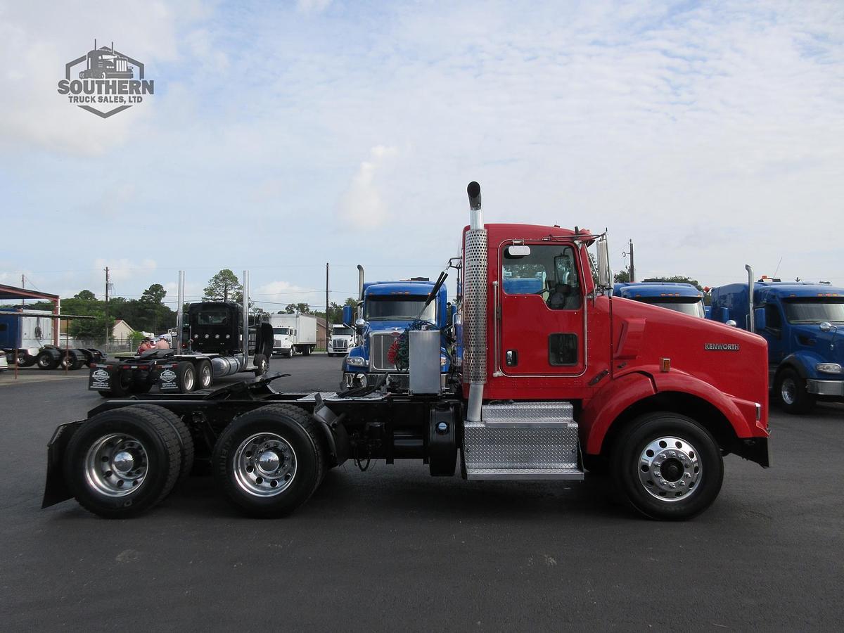 Used 2013 KENWORTH T800