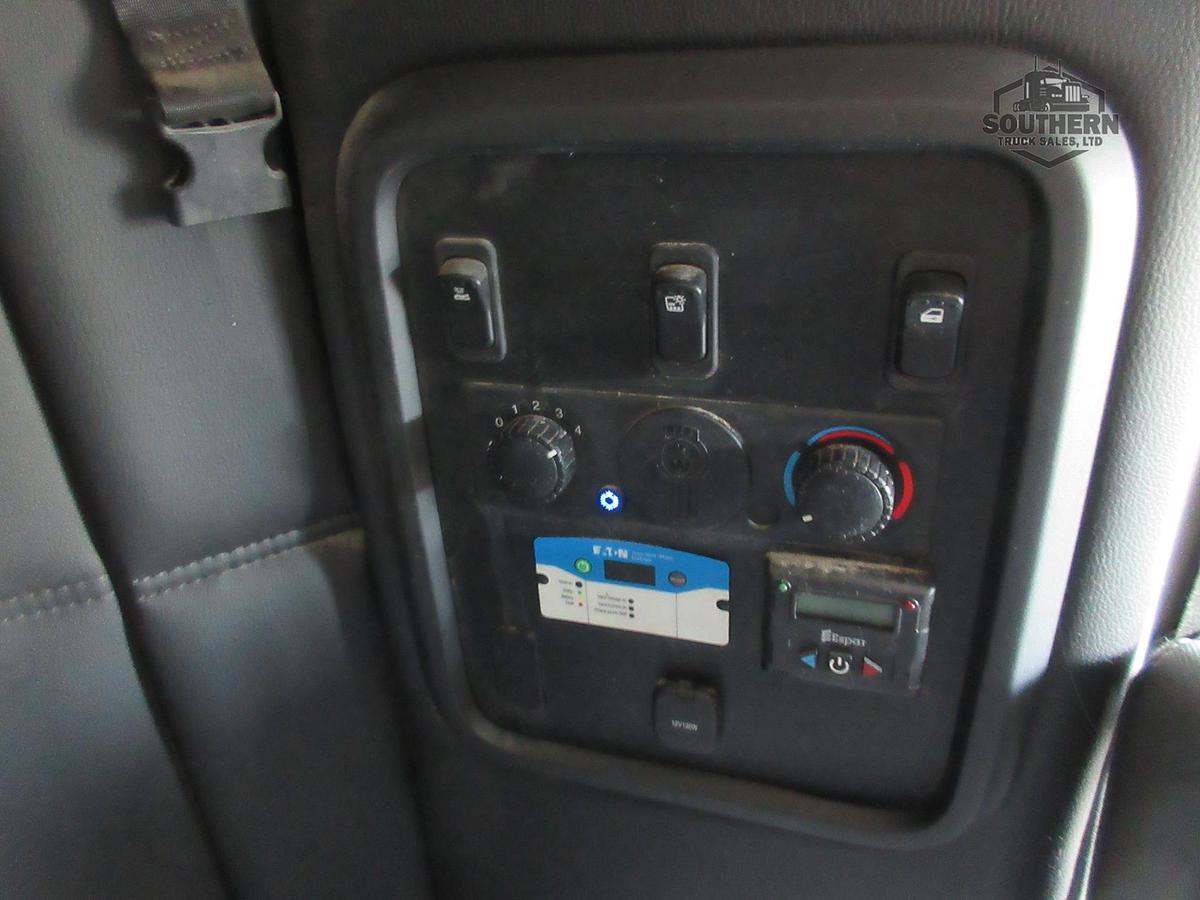 Used 2023 KENWORTH T880