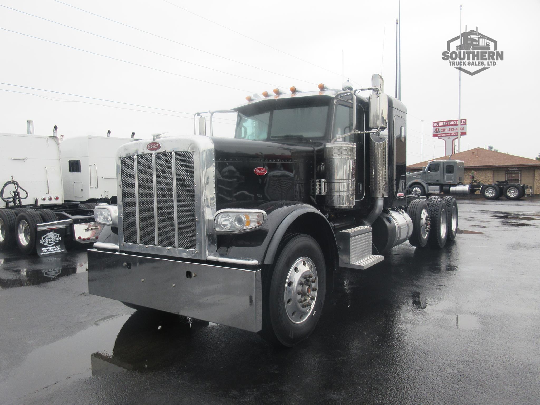 Used 2023 PETERBILT 389