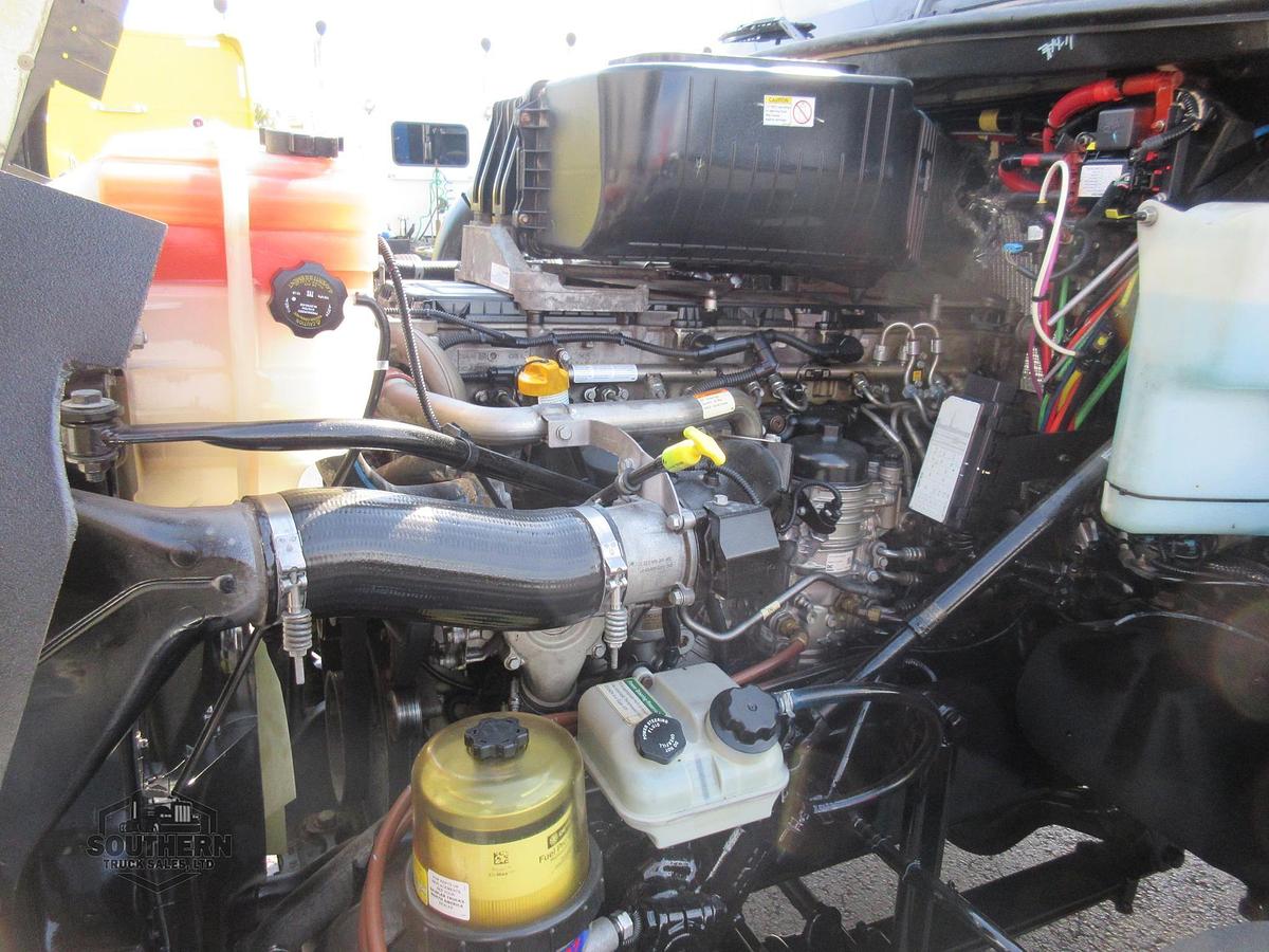 Used 2019 FREIGHTLINER 122SD