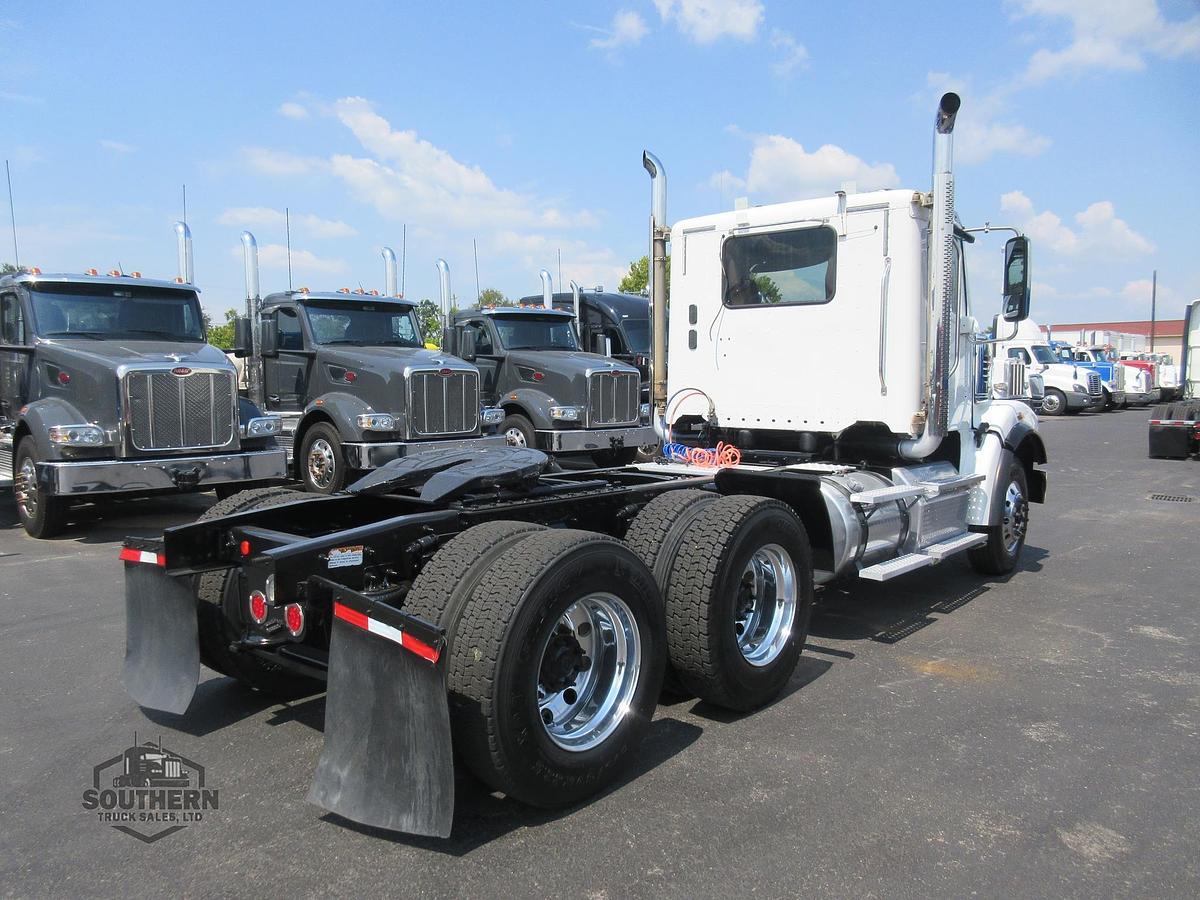 Used 2019 FREIGHTLINER CORONADO 122 SD