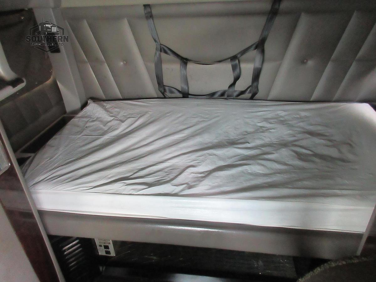 Used 2020 PETERBILT 389