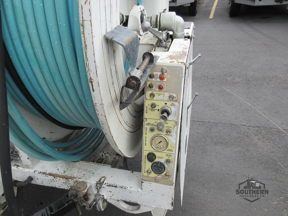 Used 2014 FREIGHTLINER 114SD