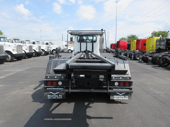 Used 2013 PETERBILT 348