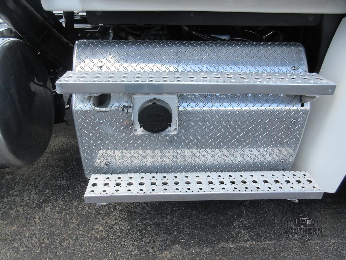 Used 2018 FREIGHTLINER CASCADIA 125