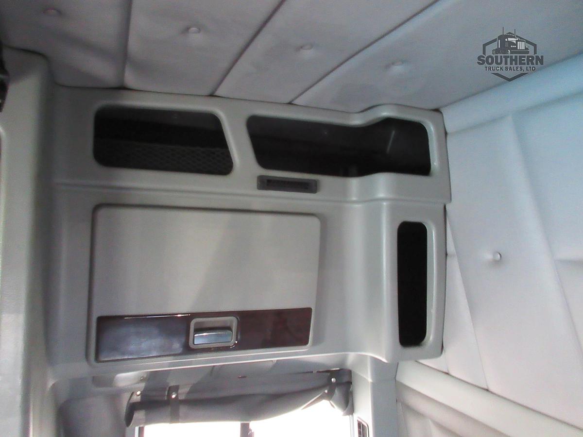 Used 2022 PETERBILT 389