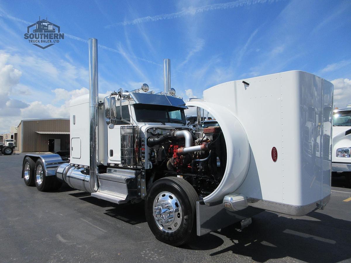 Used 2021 PETERBILT 389