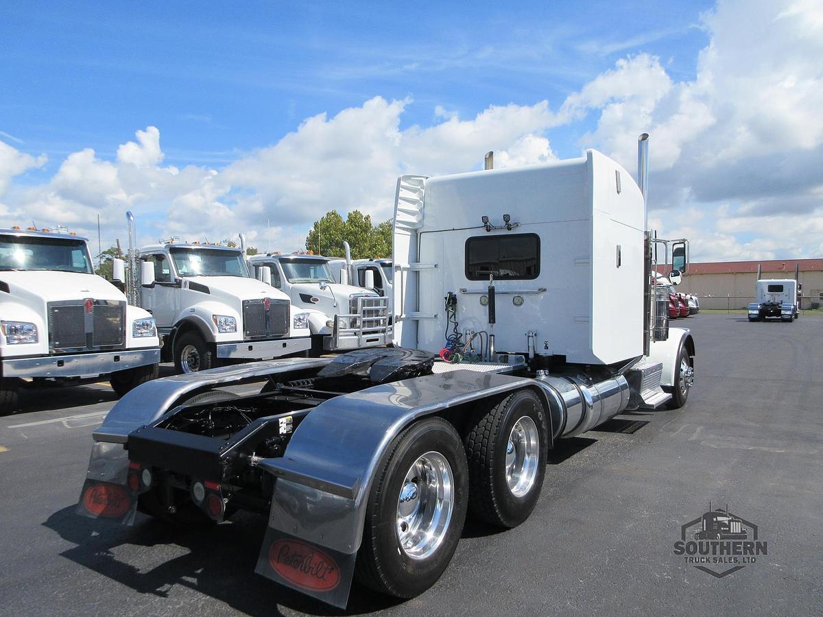 Used 2016 PETERBILT 389