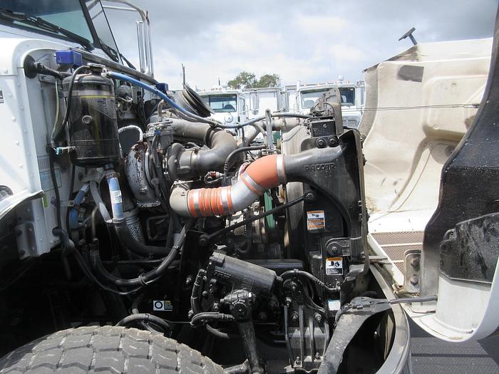 Used 2013 PETERBILT 348