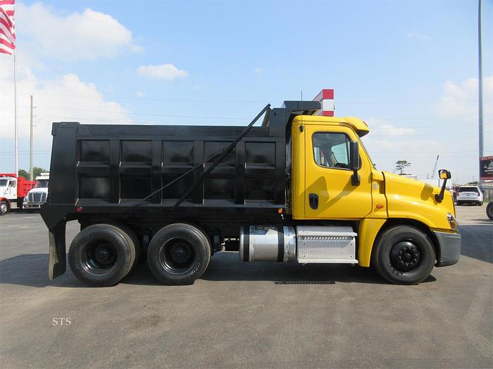 Used 2016 FREIGHTLINER CASCADIA 125