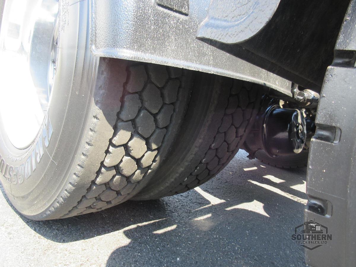 Used 2015 PETERBILT 567