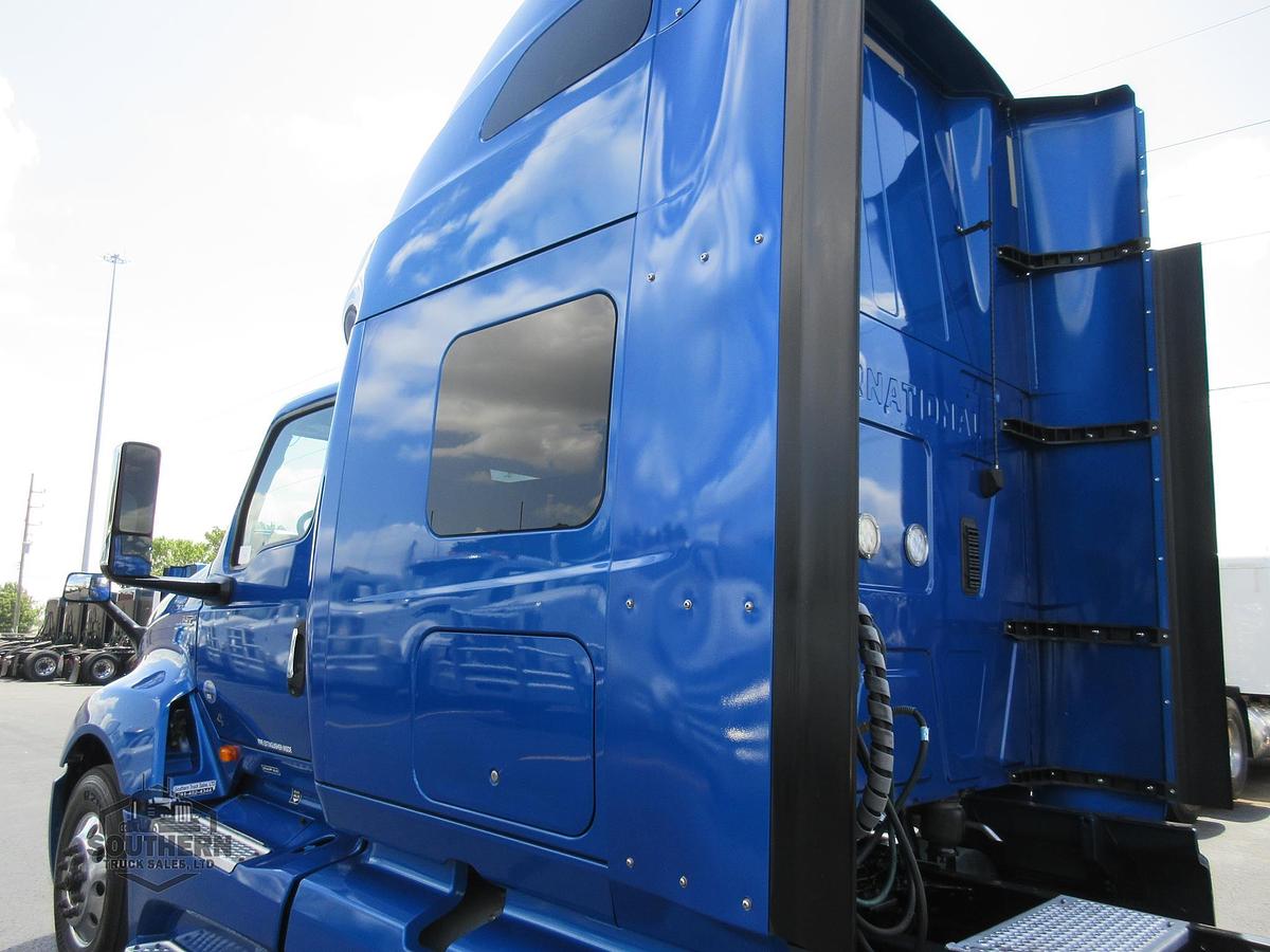 Used 2021 INTERNATIONAL LT