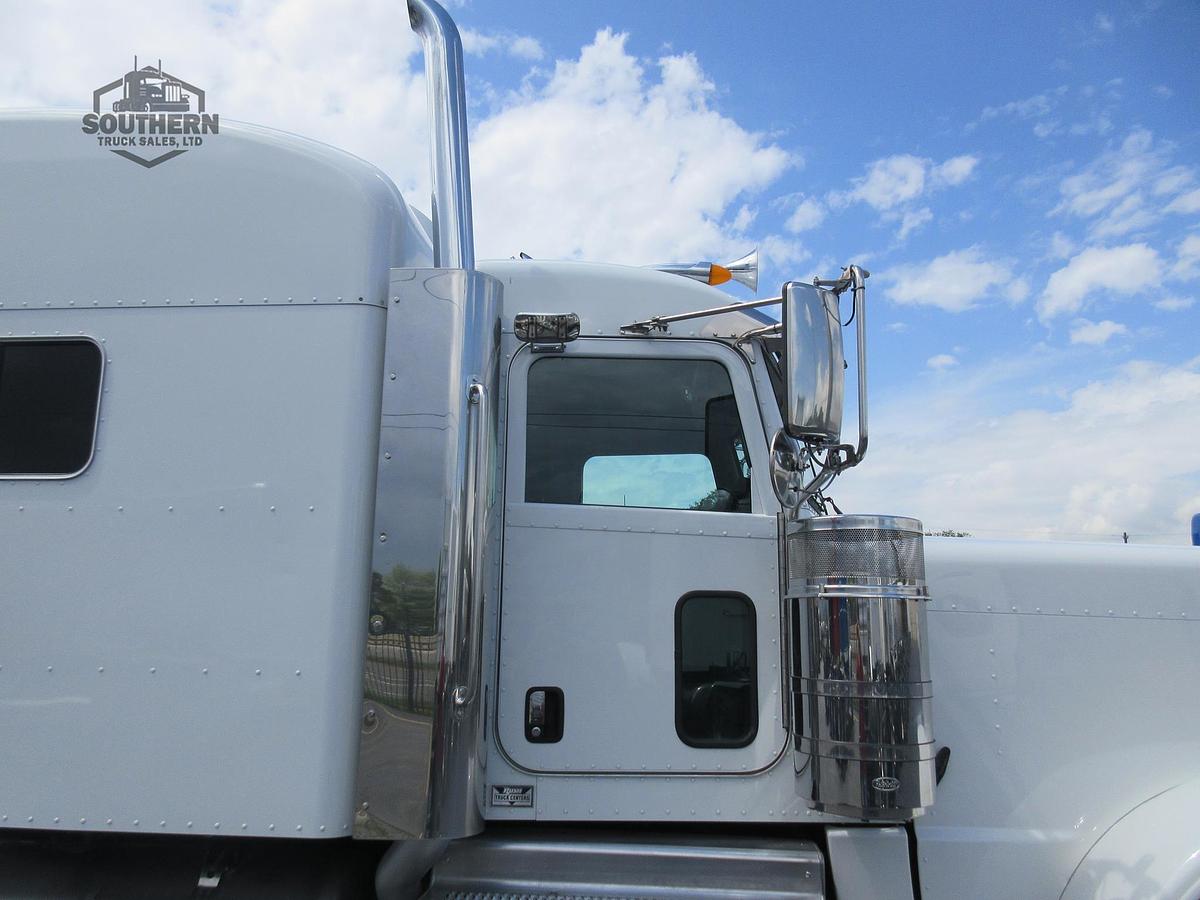 Used 2019 PETERBILT 389