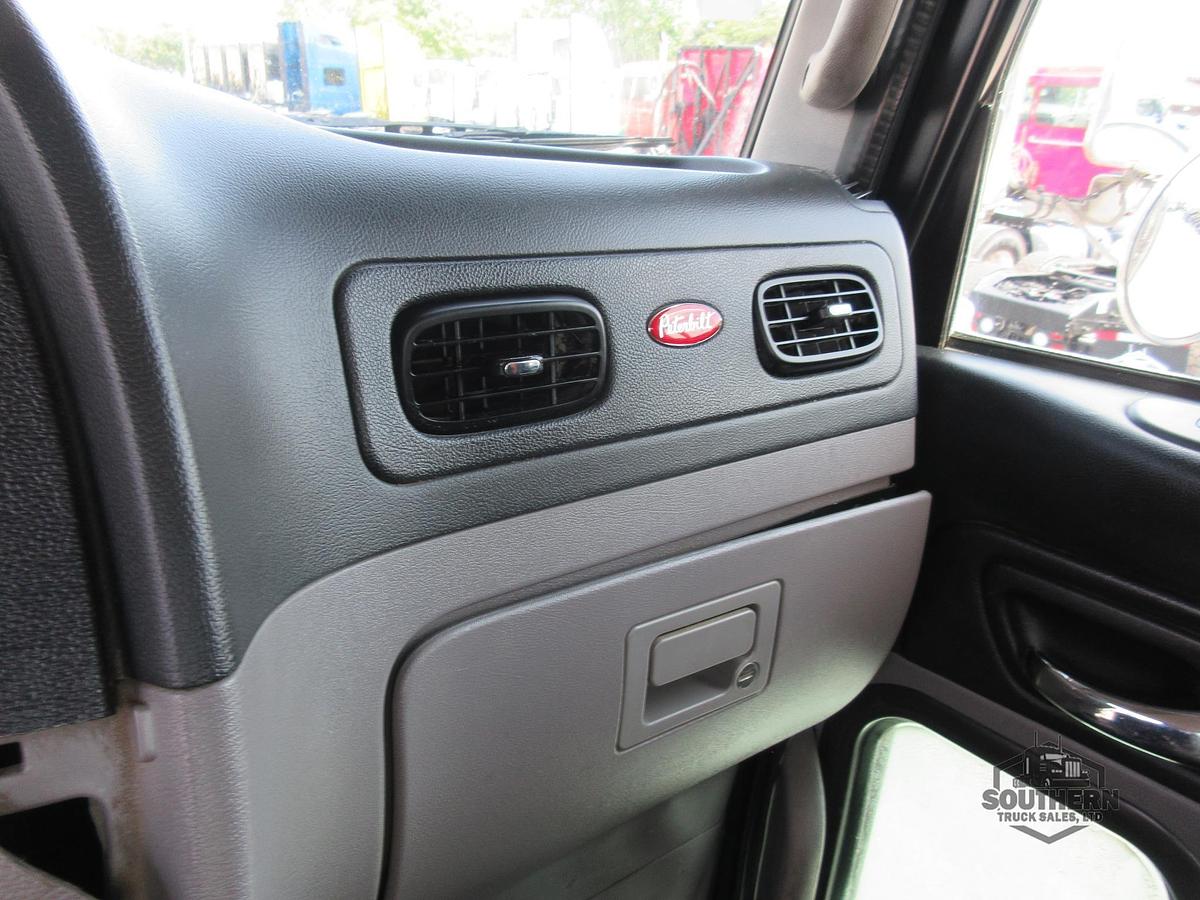 Used 2022 PETERBILT 389