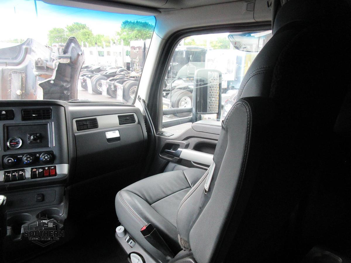 Used 2023 KENWORTH T880
