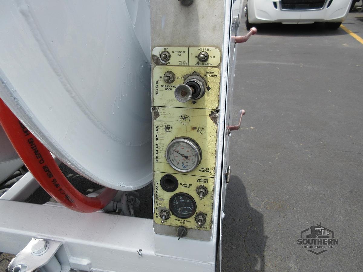 Used 2015 FREIGHTLINER 114SD