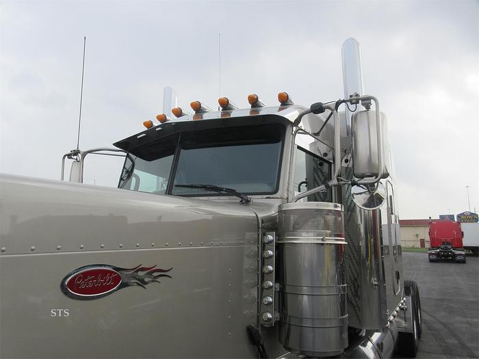Used 2017 PETERBILT 389