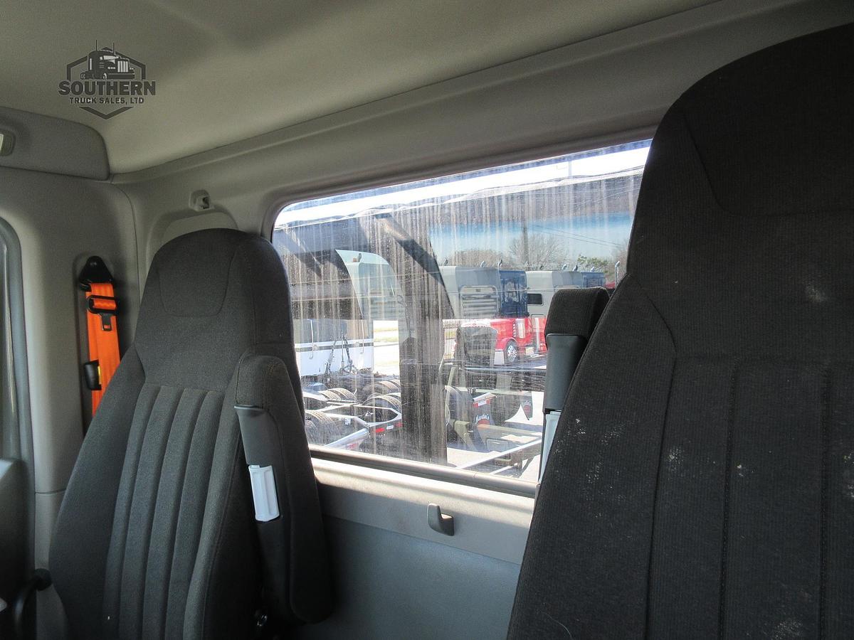 Used 2025 PETERBILT 567