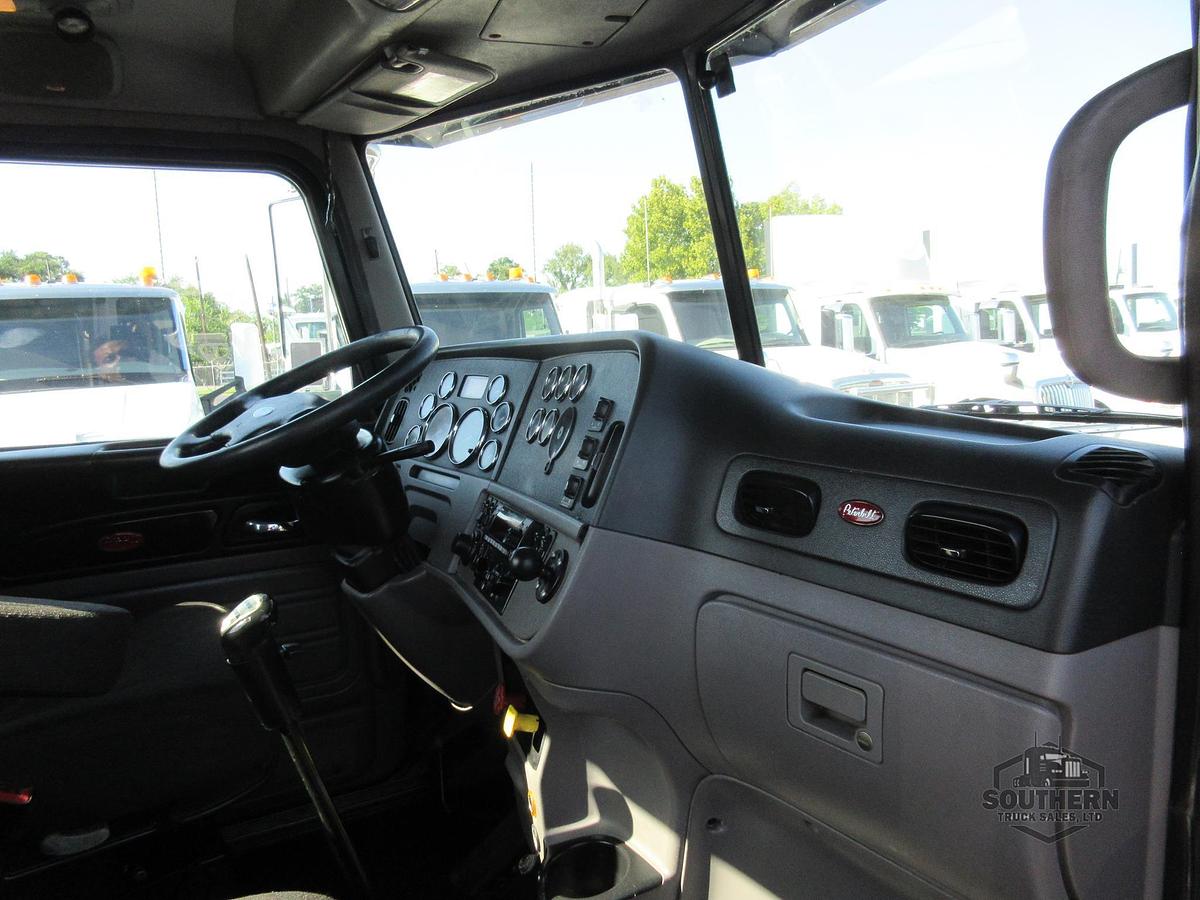 Used 2022 PETERBILT 389